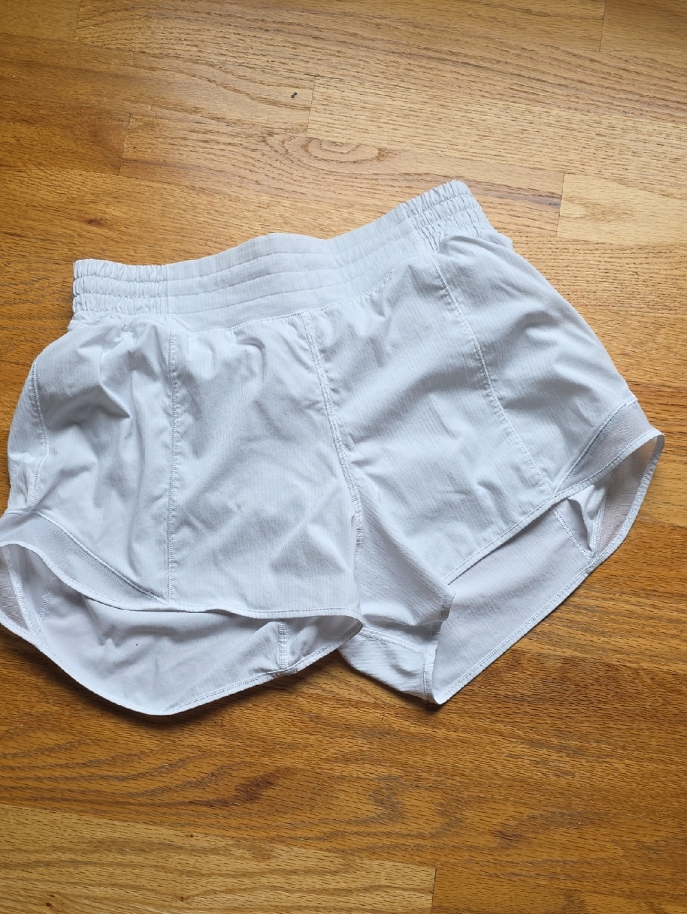 lululemon athletica White Women's Athletic Shorts with Elastic Waist Never worn.